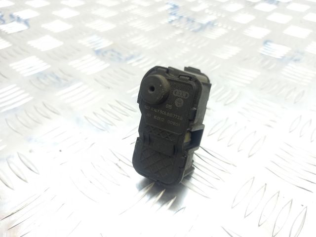 Лічинка замка паливного бака 5C6810773B VAG