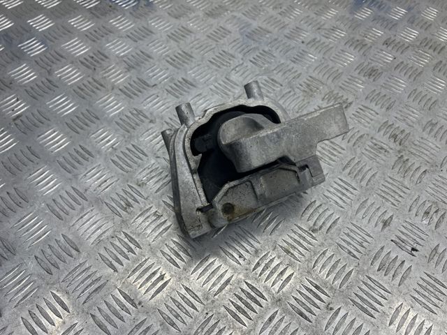 Права подушка мотора 5N0199262F VAG