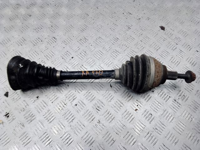 Привід лівий 5N0407761M VAG