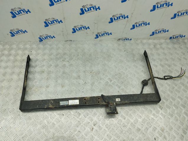 Траверс фаркопа 5N0803881A VAG