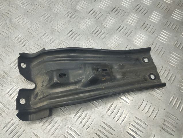 Кронштейн супорта радіатора нижнього 5NA805567 VAG