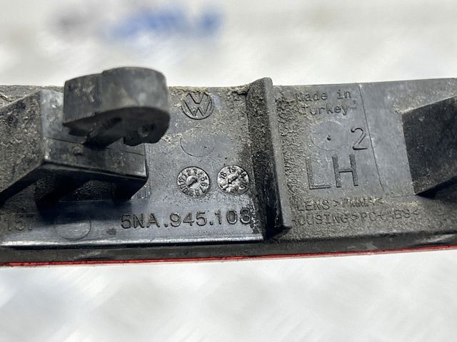Лівий відбивач заднього бампера 5NA945103 VAG