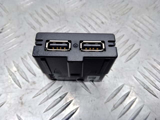 USB-розгалужувач 5Q0035726L VAG