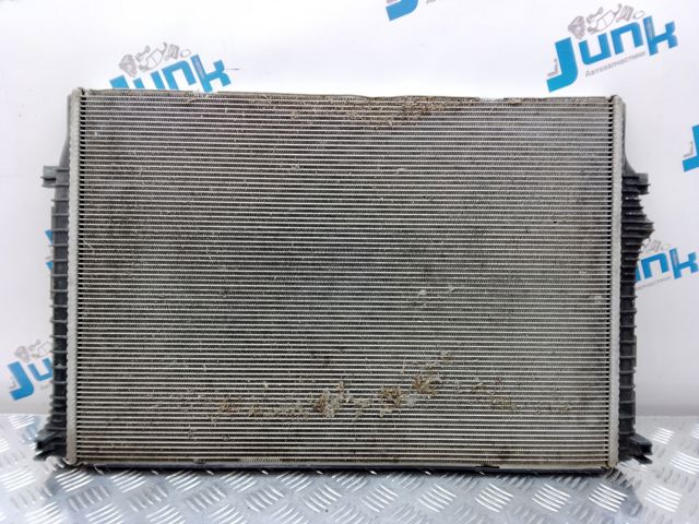 Радіатор Фольксваген Гольф VIII