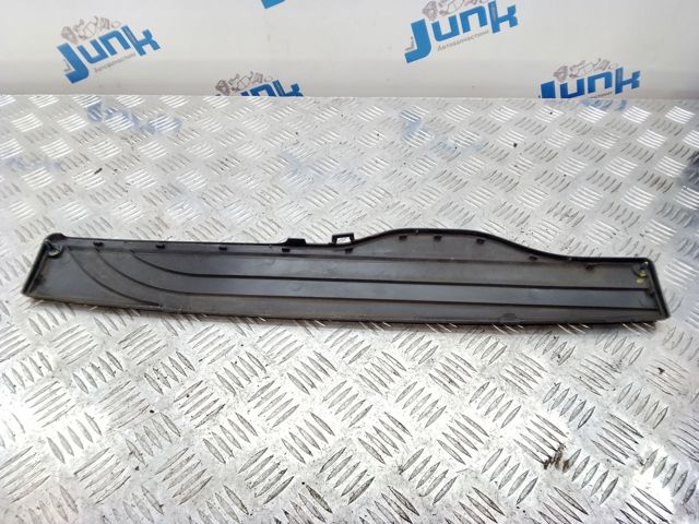 Накладка дифузора радіатора верхня 5Q0129954 VAG