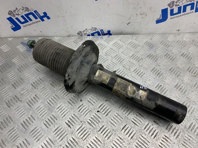 Амортизатор передній 5Q0413031EC VAG