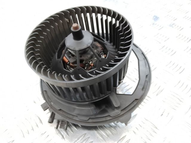 Моторчик пічки 5Q1819021E VAG