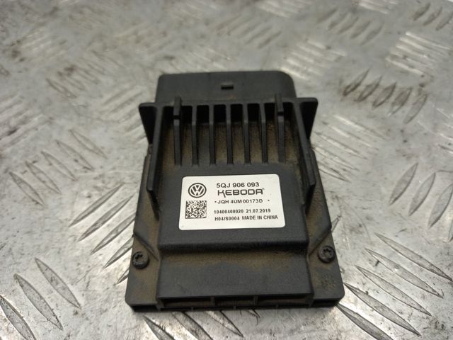 Модуль (блок) управління паливного насоса 5QJ906093 VAG