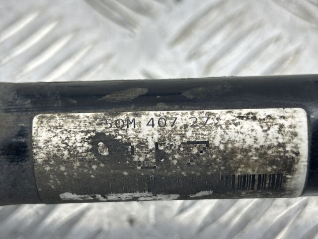 Піввісь передня, права 5QM407272J VAG