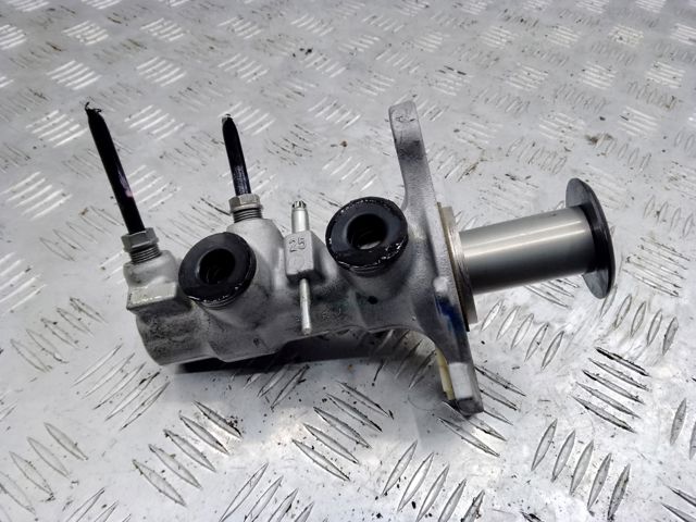 Циліндр головний гальма (Гідротормоз) 5QM614019F VAG