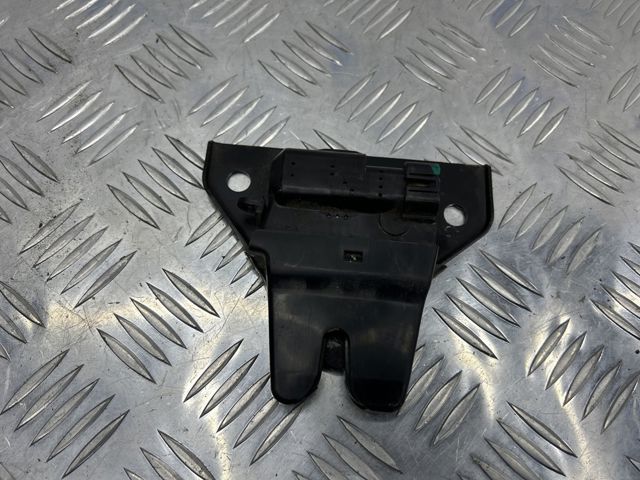 Замок кришки капота 600660100B TESLA
