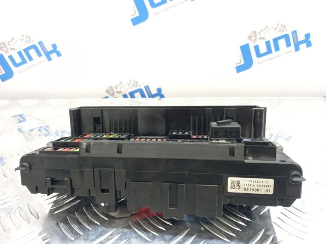 Коробка запобіжників 61149210861 BMW