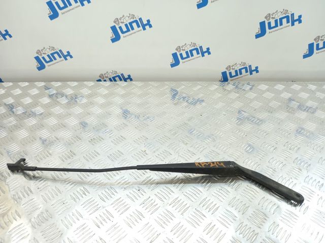 Ричаг склоочисника 61617153739 BMW