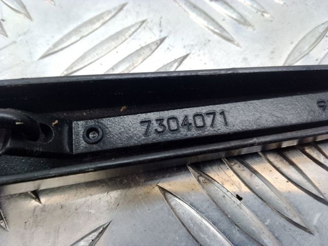 Ричаг склоочисника 61617304071 BMW