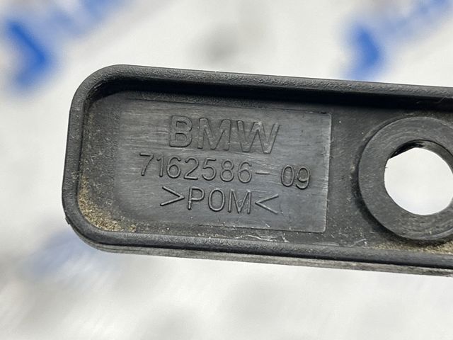 Горловина бачка омивача 61667162586 BMW
