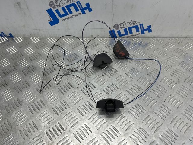 Форсунка омивача лобового скла 61667357373 BMW