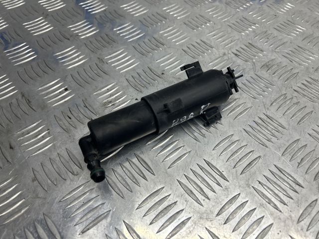 Сопло омивача фари передньої, правої 61677308526 BMW