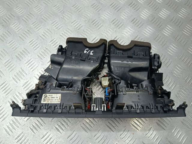 Решітка повітроводу 64229115859 BMW