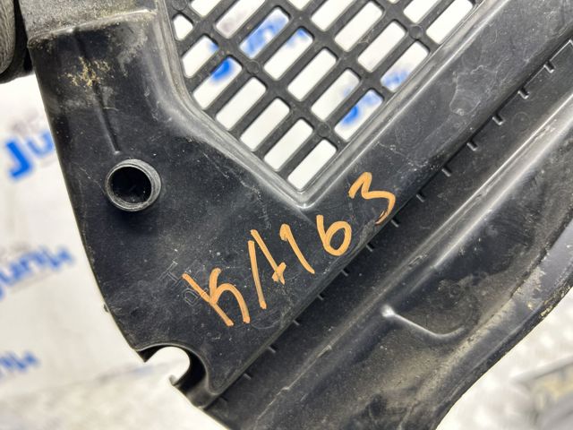 Заглушка протитуманки передньої правої 64319184005 BMW
