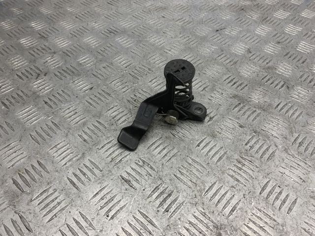 Язичок відкривання капота 65670JF00A NISSAN