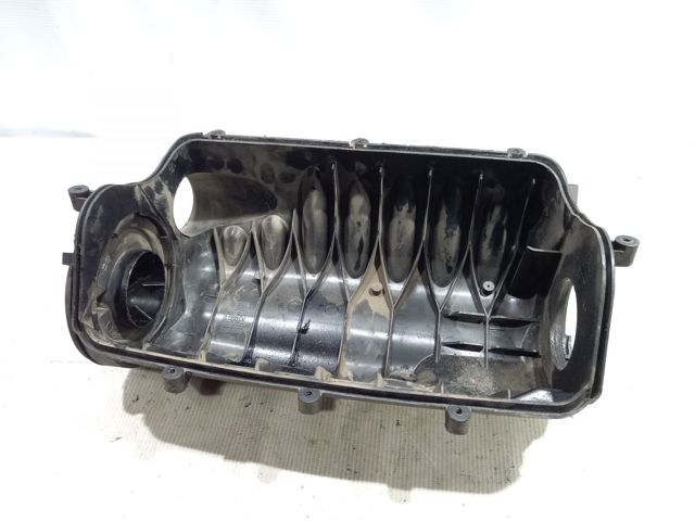 Корпус повітряного фільтра 6680900301 MERCEDES