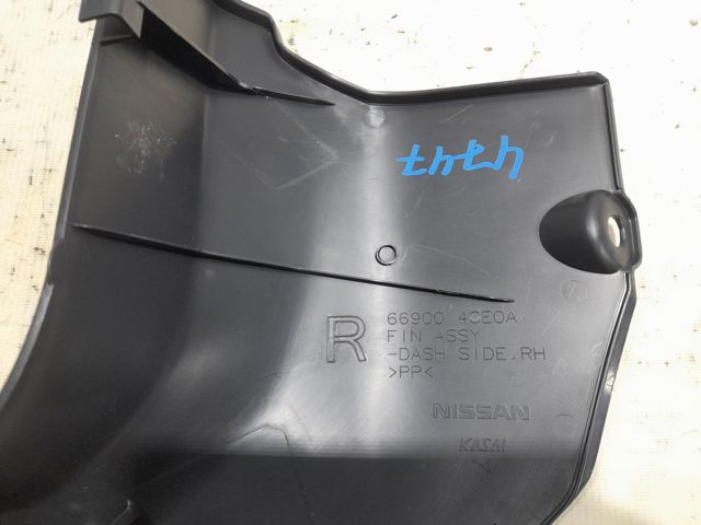 Обшивка стійки кузова внутрішня, передня права 669004CE0A NISSAN