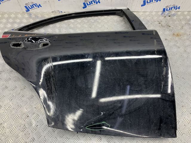 Двері пасажирські задні праві 6700353080 TOYOTA