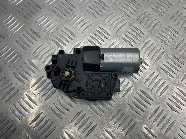 Двигун приводу люка 67617316396 BMW