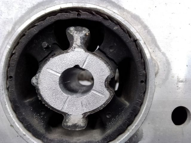 Балка задньої підвіски, підрамник 6798545 BMW
