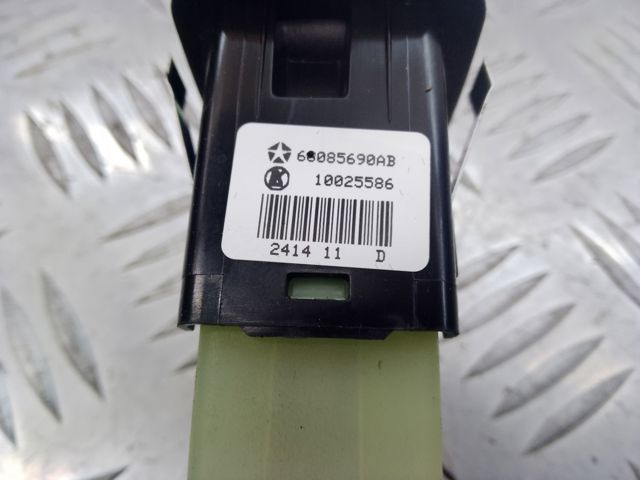 Кнопки заднього склопідіймача 68085690AB CHRYSLER