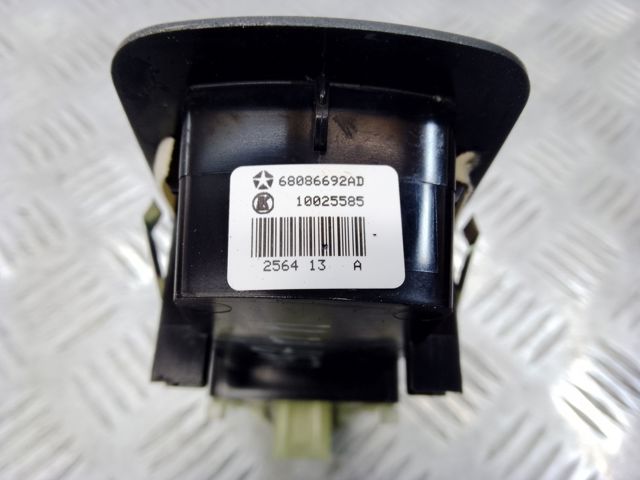 Кнопки переднього лівого склопід'ємника 68086692AF CHRYSLER