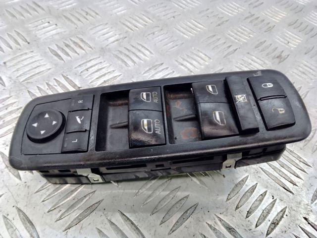 Кнопки переднього лівого склопід'ємника 68184803AA CHRYSLER