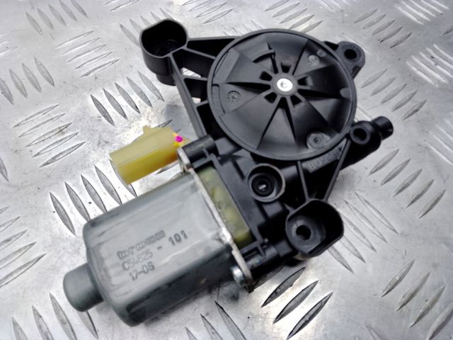 Моторчик склопідйомника двері задніх, правих 68292086AA CHRYSLER