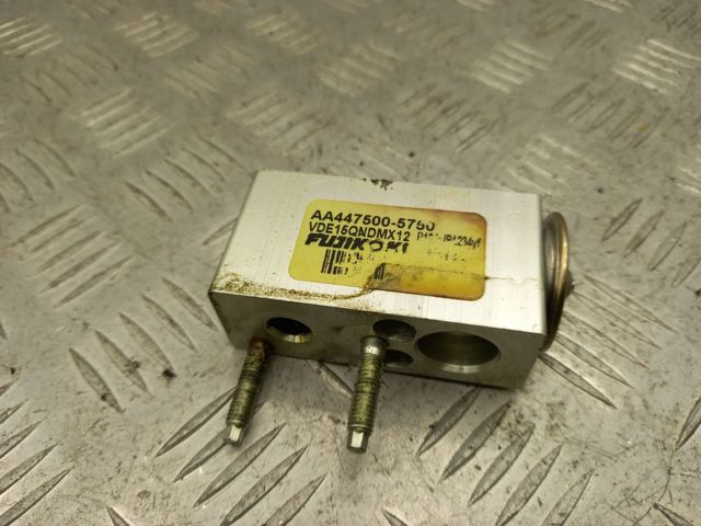 Клапан TRV, кондиціонера 68350338AA CHRYSLER