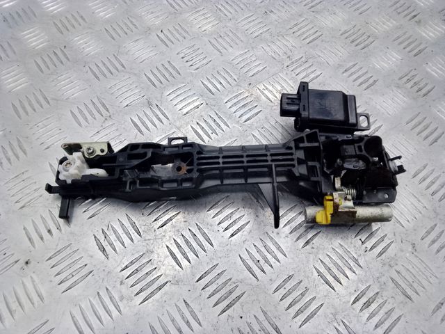Тримач зовнішньої ручки дверей, передніх лівих 6920250050 TOYOTA