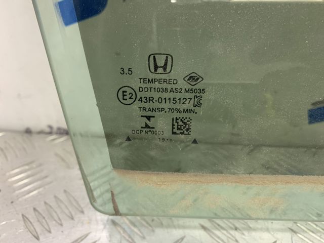 Скло задніх дверей, правих 73400TLCA01 HONDA