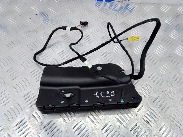 Подушка безпеки AIRBAG спинки сидіння, правого 7L0880240K PORSCHE