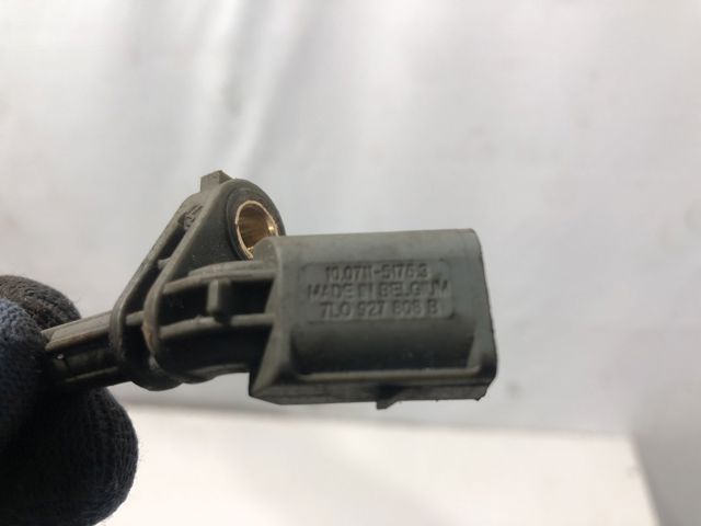 Датчик АБС задній правий 7L0927808B VAG