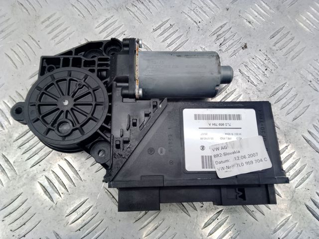 Мотор склопідйомника дверей задніх, правих 7L0959704C PORSCHE