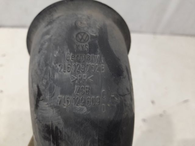 Патрубок повітряний, вхід повітряного фільтра 7L6129752B VAG