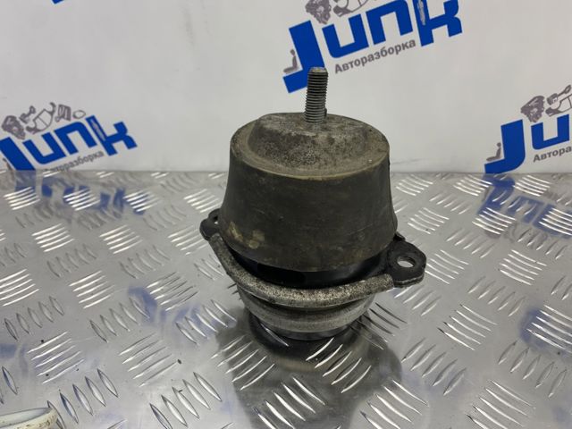 Підвіска двигуна (силового агрегату) 7L6199131A VAG