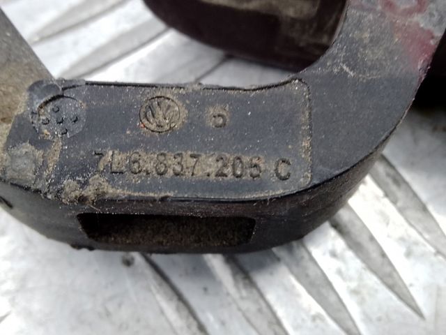 Ручка задньої двері зовнішня 7L6837205C VAG