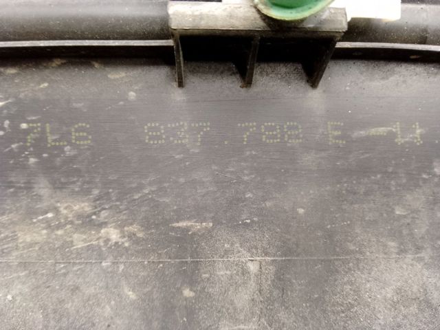Молдинг передньої правої двері, нижній 7L6837788G9B9 VAG
