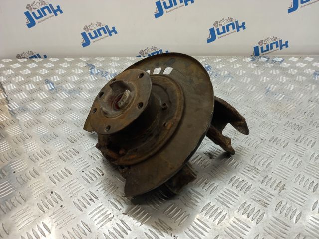 Кулак поворотний лівий 7L8505435A VAG