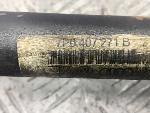 Вісь передня 7P0407271B VAG