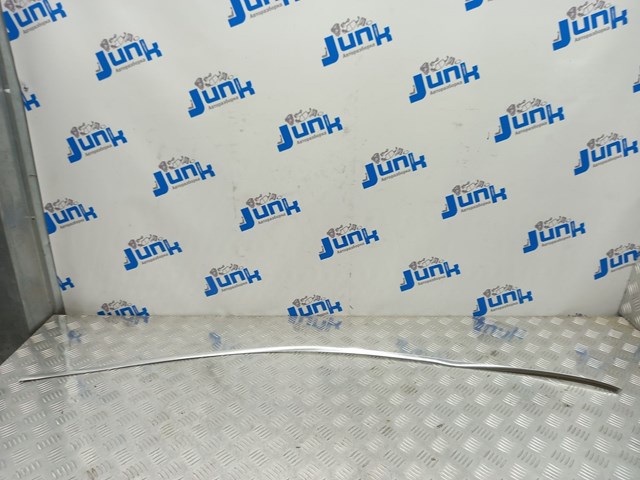 Правий молдинг вітрового скла 7P08539867Z7 VAG