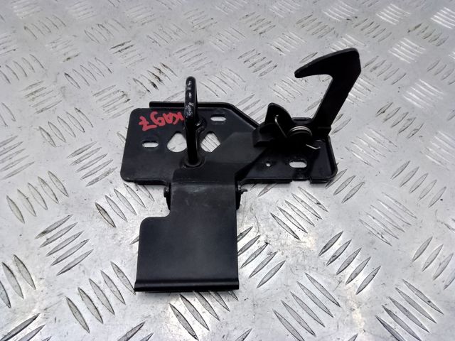Стояк-гак замка капота 7P5823480A PORSCHE