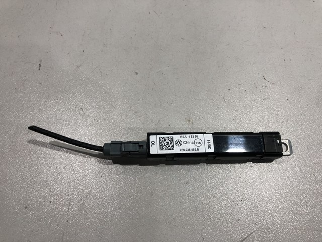 Підсилювач сигналу антени 7P6035552B VAG