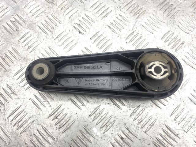 Подушка (опора) двигуна, права верхня 7PP199331A PORSCHE