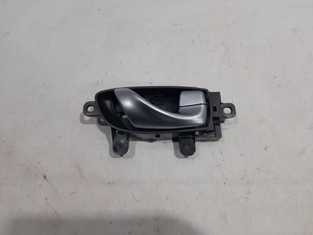 Ручка передніх дверей внутрішня, права 806701MA1A NISSAN